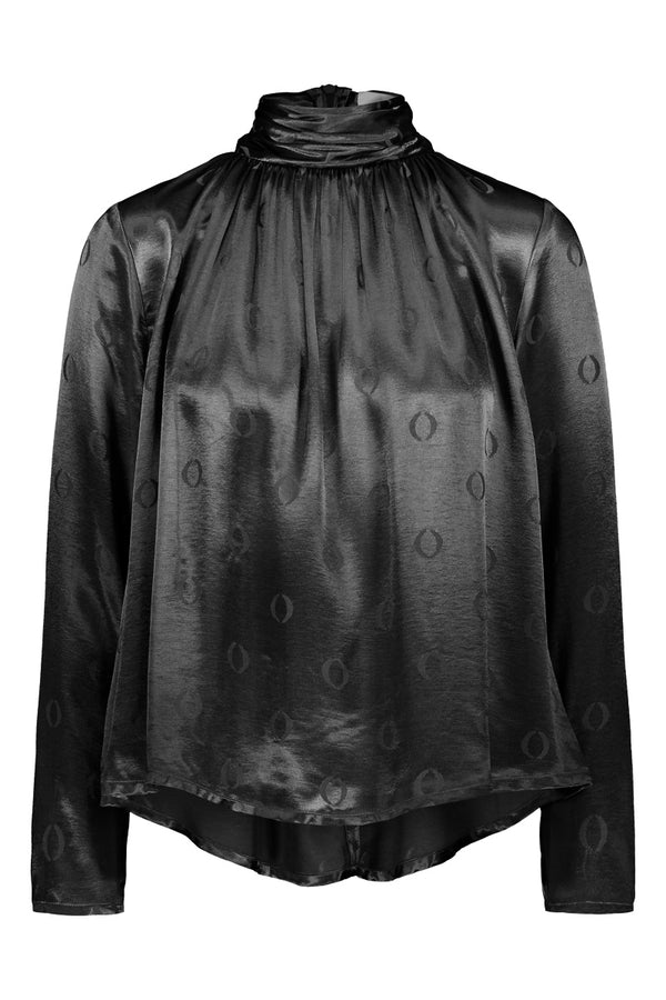 Black viscose shirt with o-logo, wrinkled turtle neck and buttoned sleeves. Made from recycled viscose. Front picture. Hálo from north