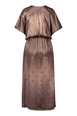 Taupe midi a-lined dress with o-logo made from recycled viscose. Rubber band waist and t-shirt sleeves. Back picture. Hálo from north