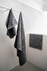 KAARNA bath towel in grey