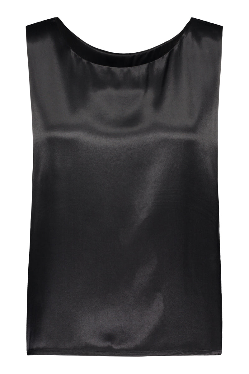 Kajo loose top in black. Front picture of the product. Hálo from north
