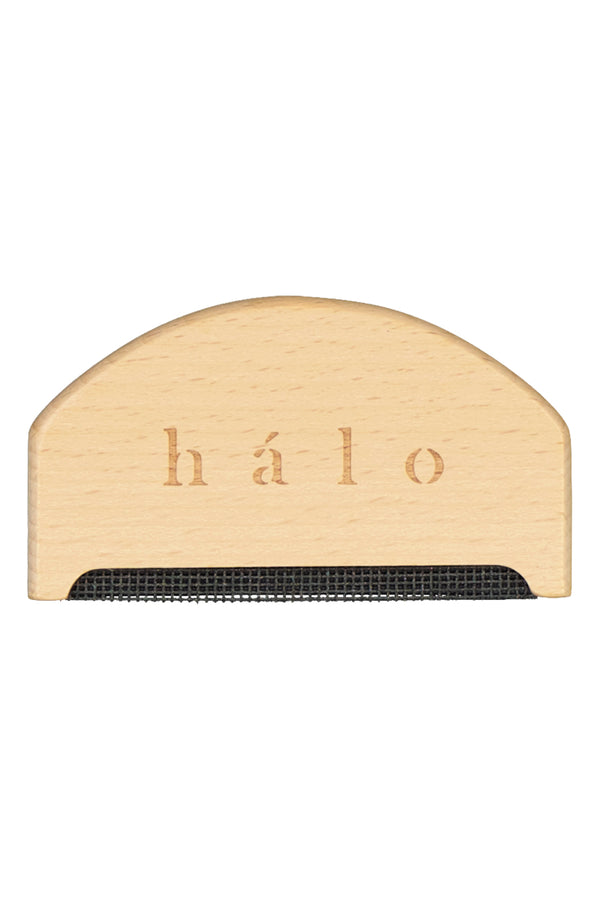 Wooden cashmere fabric shaver with hálo logo. Hálo from north