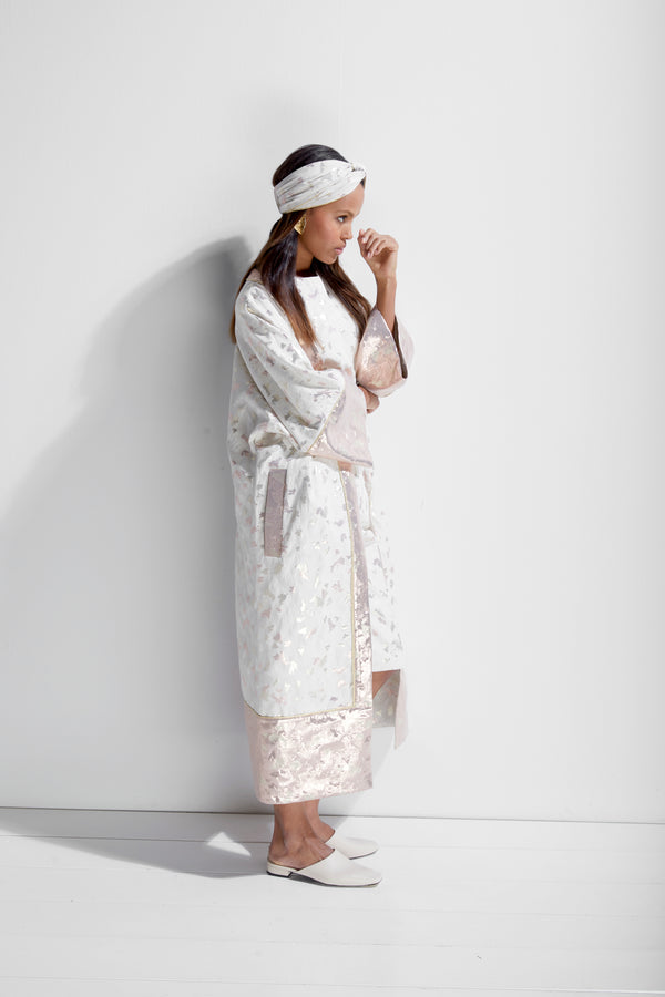 Petronella robe paired with matching petronella headband, culottes and top. Side picture. Hálo from north